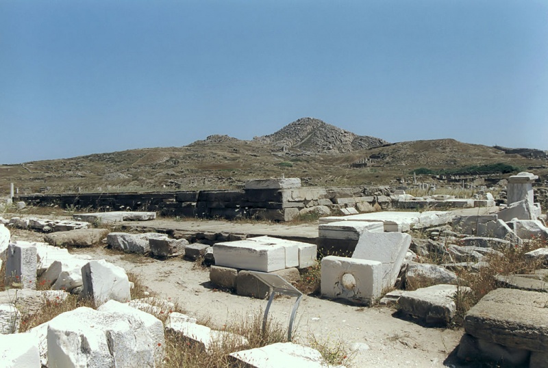 Soubor:Temple Apollo Delians and Kynthos Delos 0018.jpg