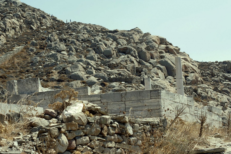 Soubor:Temple Agathe Tyche Delos 060287.jpg