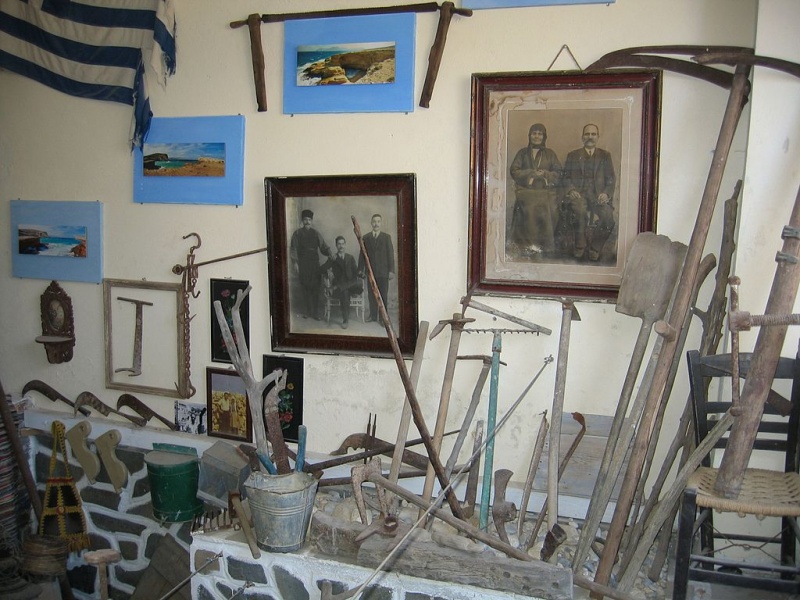Soubor:Ethnographic Museum improvised, Pano Koufonisi, 114321.jpg