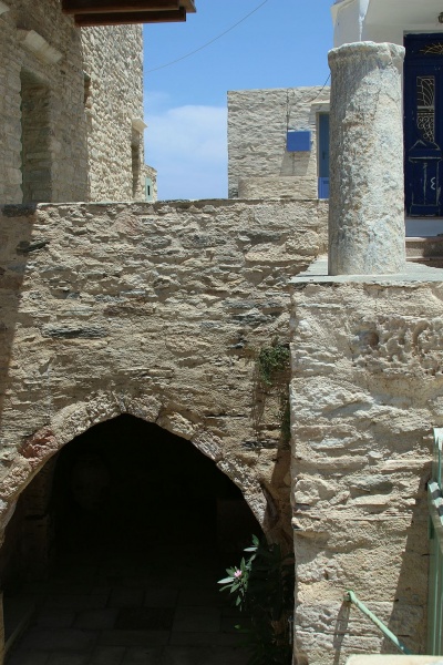 Soubor:Kastro of Sifnos, near akropolis, mansion, 153487.jpg