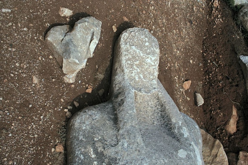Soubor:Kouros of Faranga with fragment of face, 0503050.jpg