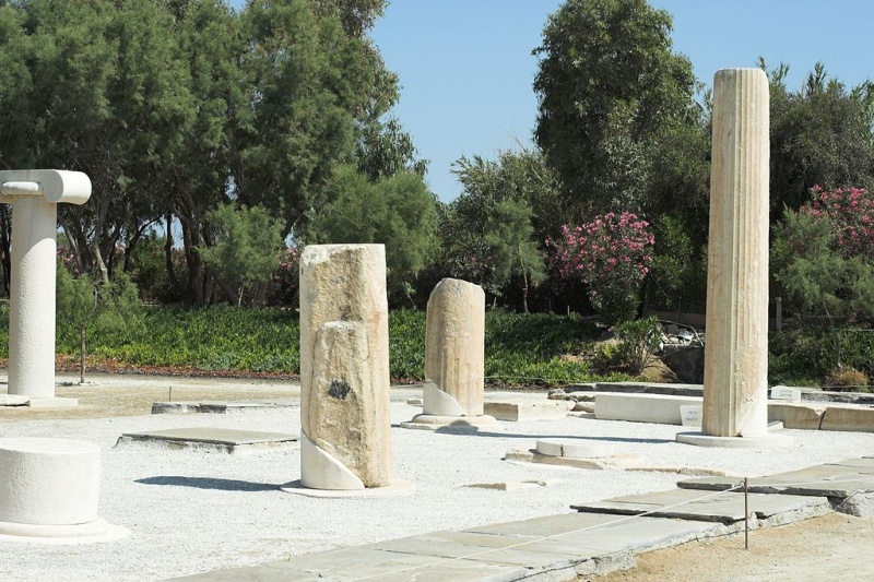 Soubor:Yria, Naxos, Dionysus temple 101969.jpg