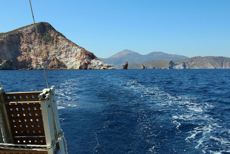 Soubor:Arkoudes, Milos, 152758.jpg