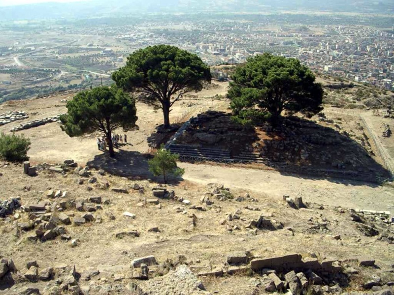 Soubor:Pergamonaltar Türkei.jpg