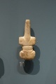 Violin-shaped Cycladic figurine, 3200–2800 BC, AshmoleanM, AE 416, 142400.jpg