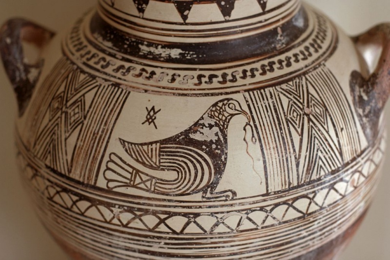 Soubor:Pottery geometric painting 700-680 BC AM Fira 0503321.jpg