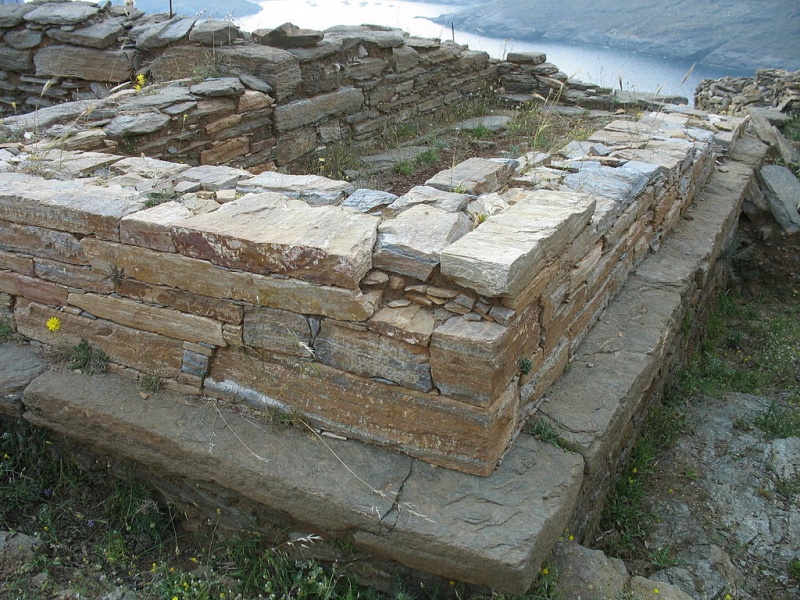 Soubor:Vryokastro archaeological site (stonework).JPG