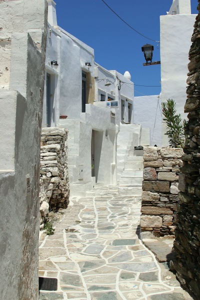 Soubor:Kastro of Sifnos, street, 153476.jpg