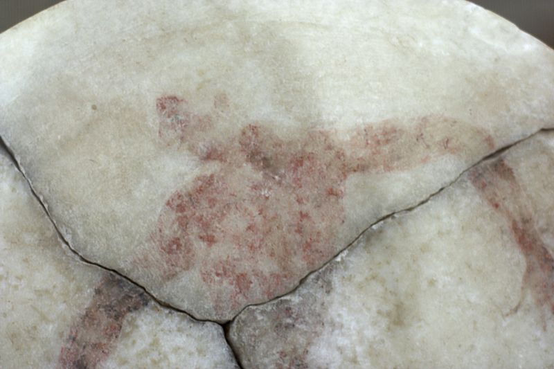 Soubor:Painting on marble diskobolos 450 BC AM Paros A1168 119053.jpg