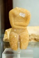 Cycladic figurine, female torso from Keros, 2800-2300 BC, AM Naxos, 143232.jpg