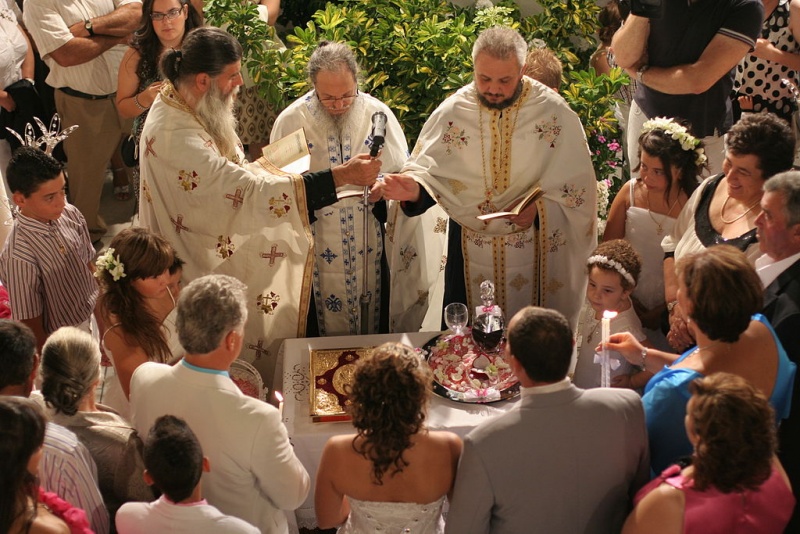 Soubor:Greek Orthodox wedding in Tripodes, Naxos, 119212.JPG