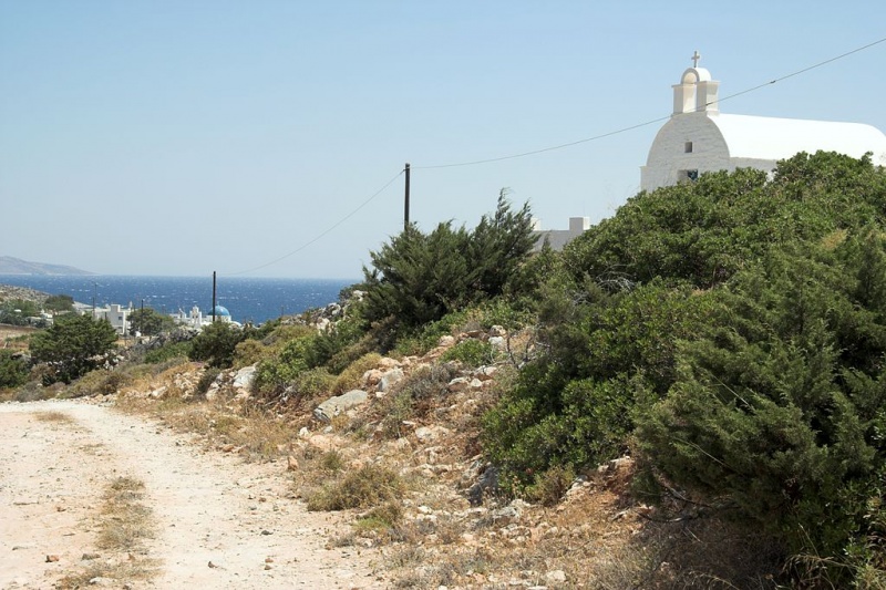 Soubor:Irakleia Ag. Georgios way to Panagia 080460.jpg