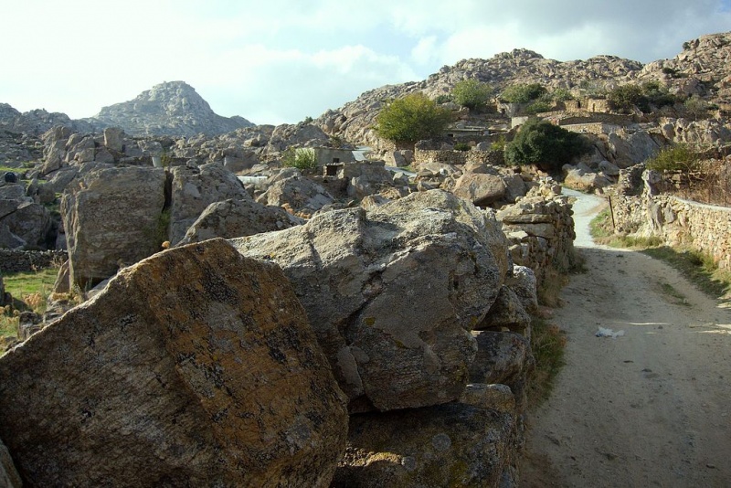 Soubor:From Apano Kastro to Tsikalario, Naxos, 11H2478.jpg