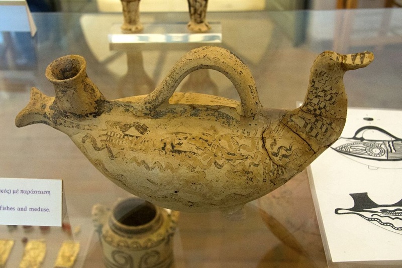 Soubor:Mycenaean Pottery, bird rhyton, 1200-1100 BC, AM Naxos, 143240.jpg