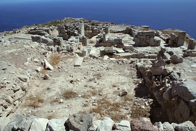 Soubor:Sanctuary of Apollo Pythios, Doric Thera, 0503248.jpg