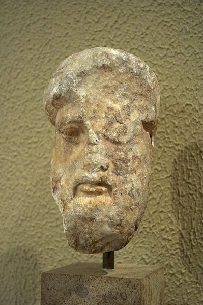 Soubor:Head man marble eroded 550 BC AM Andros 090573.jpg