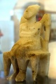 Enthroned Cycladic female figurine, 3rd Millennium BC, AM Naxos (02 3), 143150.jpg