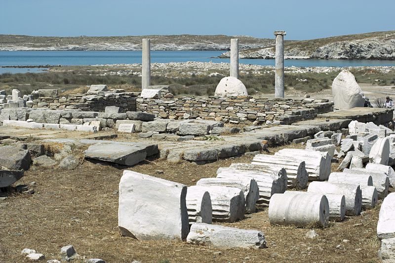 Soubor:Temple Artemis Delos 102043.jpg
