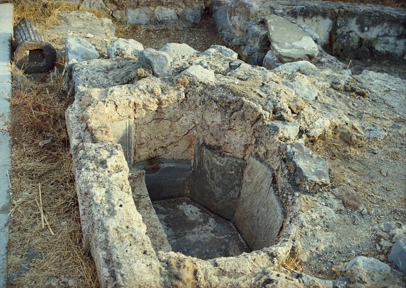 Soubor:Astypalaia Maltezana excavations Astym02.jpg