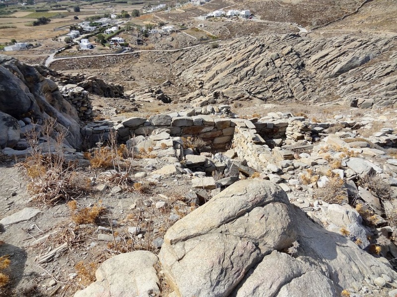 Soubor:Mykenische Akropolis (Koukounaries) 02.jpg