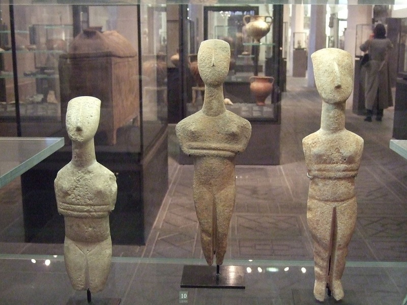 Soubor:Paris - Louvre - Statuette femenine.jpg
