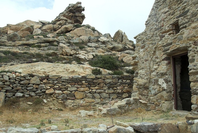 Soubor:Agios Andreas, Naxos, 12th c, 091494.jpg