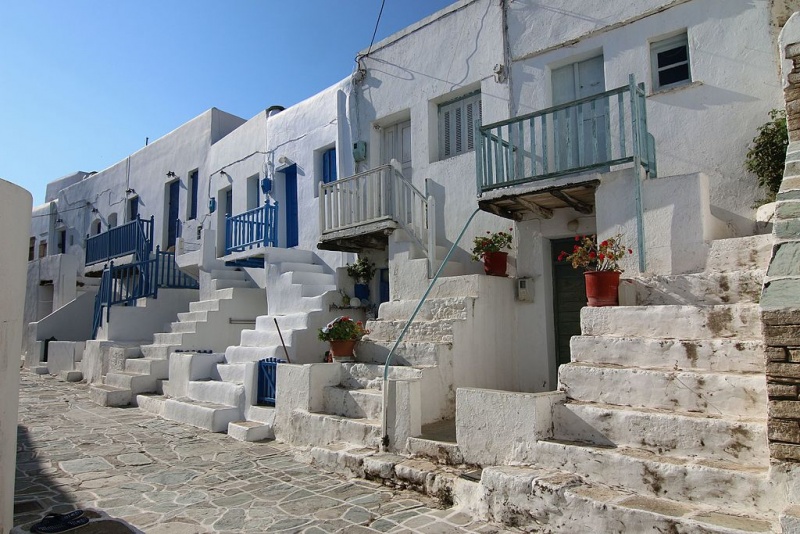 Soubor:Chora of Folegandros, Kastro, 153309.jpg