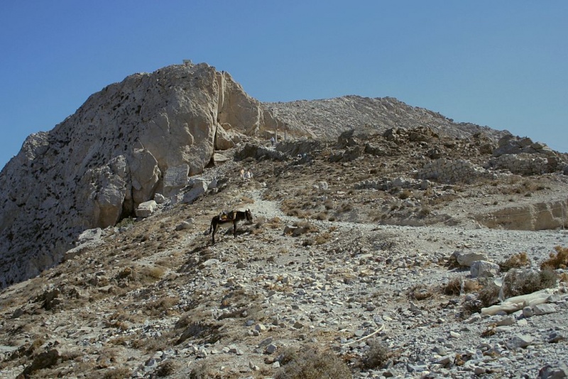 Soubor:Slope of Sellada, under the Ancient Thera, 0503278.jpg
