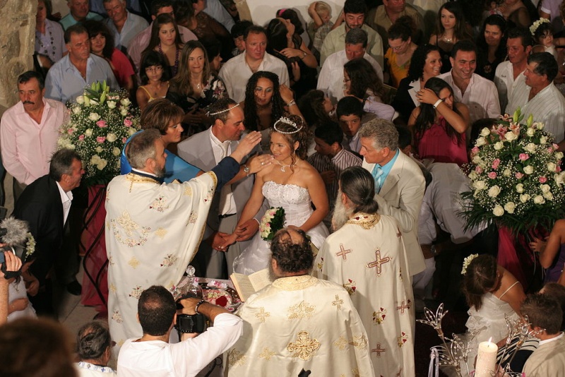 Soubor:Greek Orthodox wedding in Tripodes, Naxos, 119276.JPG