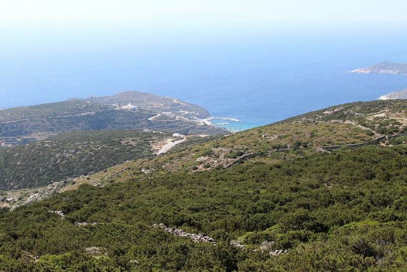 Soubor:Landscape towards Platis Gialos on Sifnos, 153559.jpg