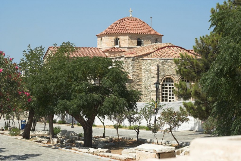 Soubor:Panagia Ekatontapyliani, ancient tombs, 119115.jpg