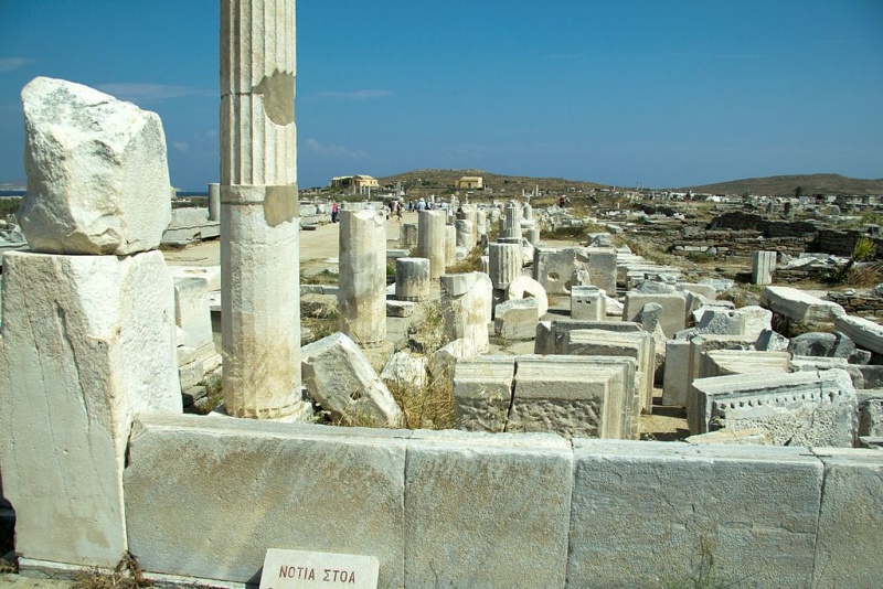 Soubor:Notia Stoa, Delos, 143366.jpg