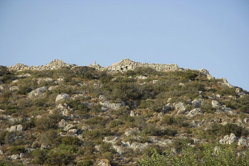 Soubor:Kastro Livadi Irakleia 084598.jpg