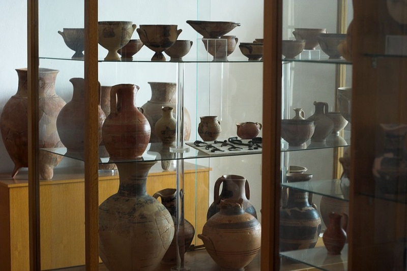 Soubor:Pottery geometric AM Naxos 110073.jpg