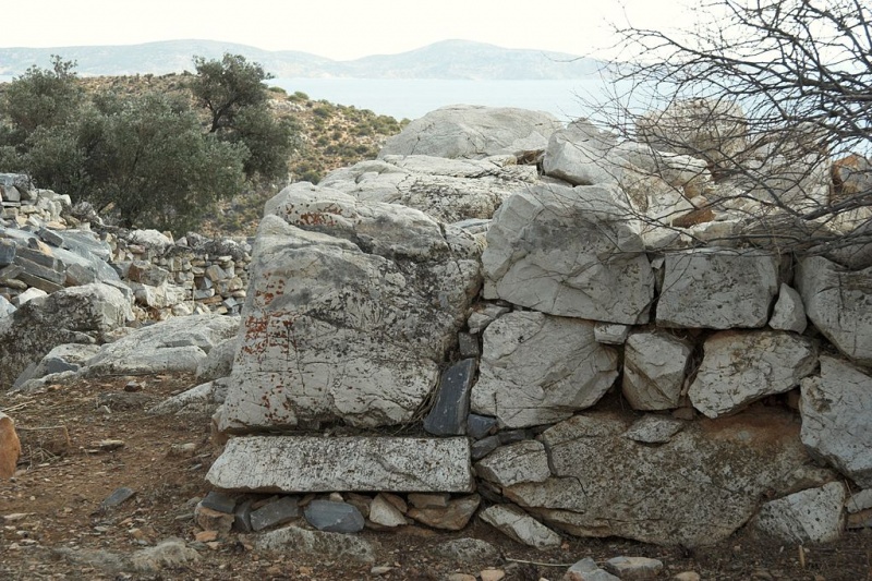 Soubor:Early Cycladic settlement Korfari ton Amygdalon Panormos Naxos119575.jpg