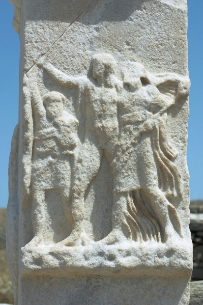 Soubor:Relief Stoibadeion Delos, Rooster 2nd c BC 102071.jpg