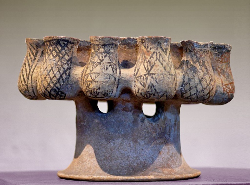Soubor:1024px-Kernos Melos Sevres 3552.jpg