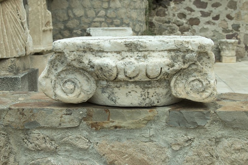 Soubor:Column, AM milos, lapidary, 152618.jpg