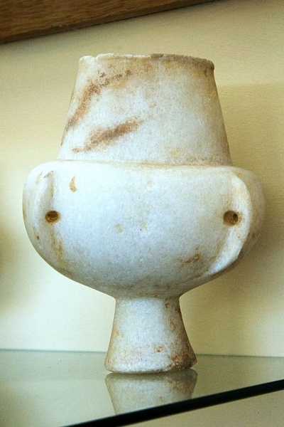 Soubor:Cups bowl marble EC II NAMA 080767.jpg