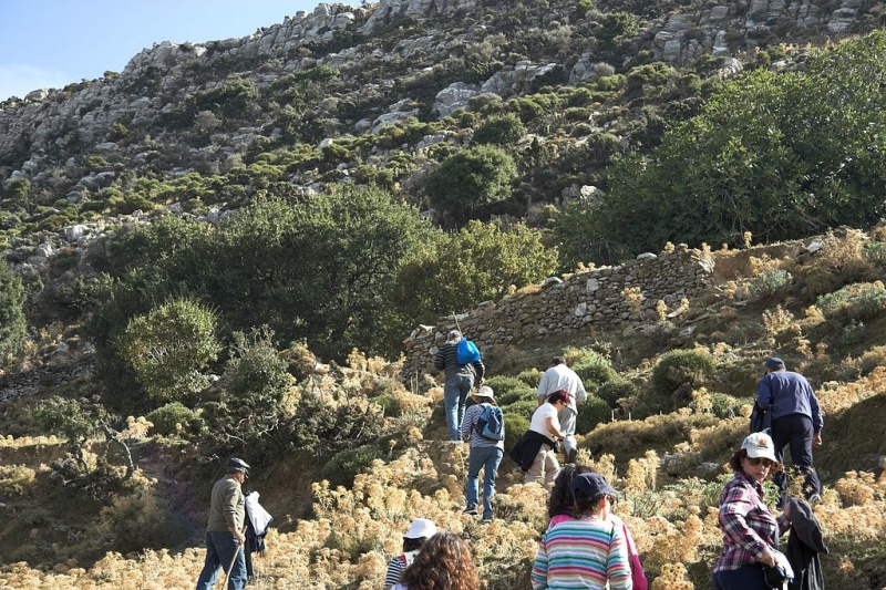 Soubor:To Moni Fotodoti, Naxos, 119672.jpg