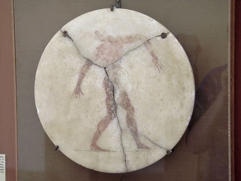 Soubor:Marble disk painted diskobolos 450 BC AN Paros A1168 075961.jpg